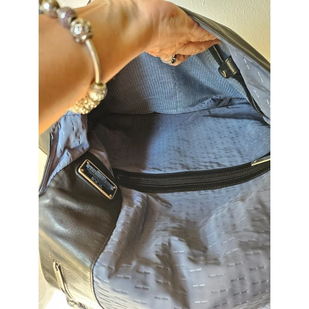 Tumi‎ Leather Cross Bag Messenger Laptop Bag in Black